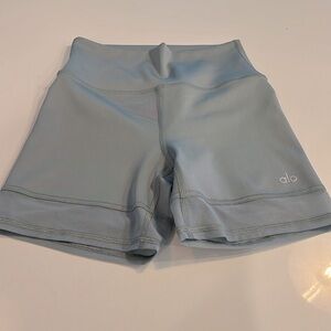 Alo airlift 5” double trouble cosmic grey (minty green tint) biker shorts small
